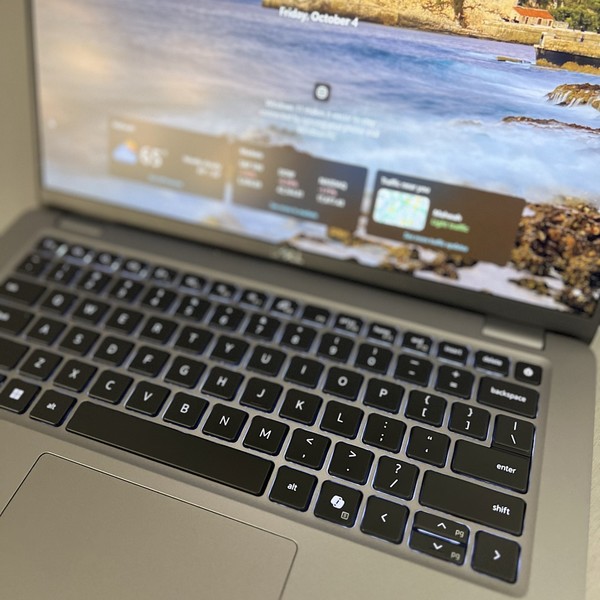 image depicting a keyboard with the copilot key